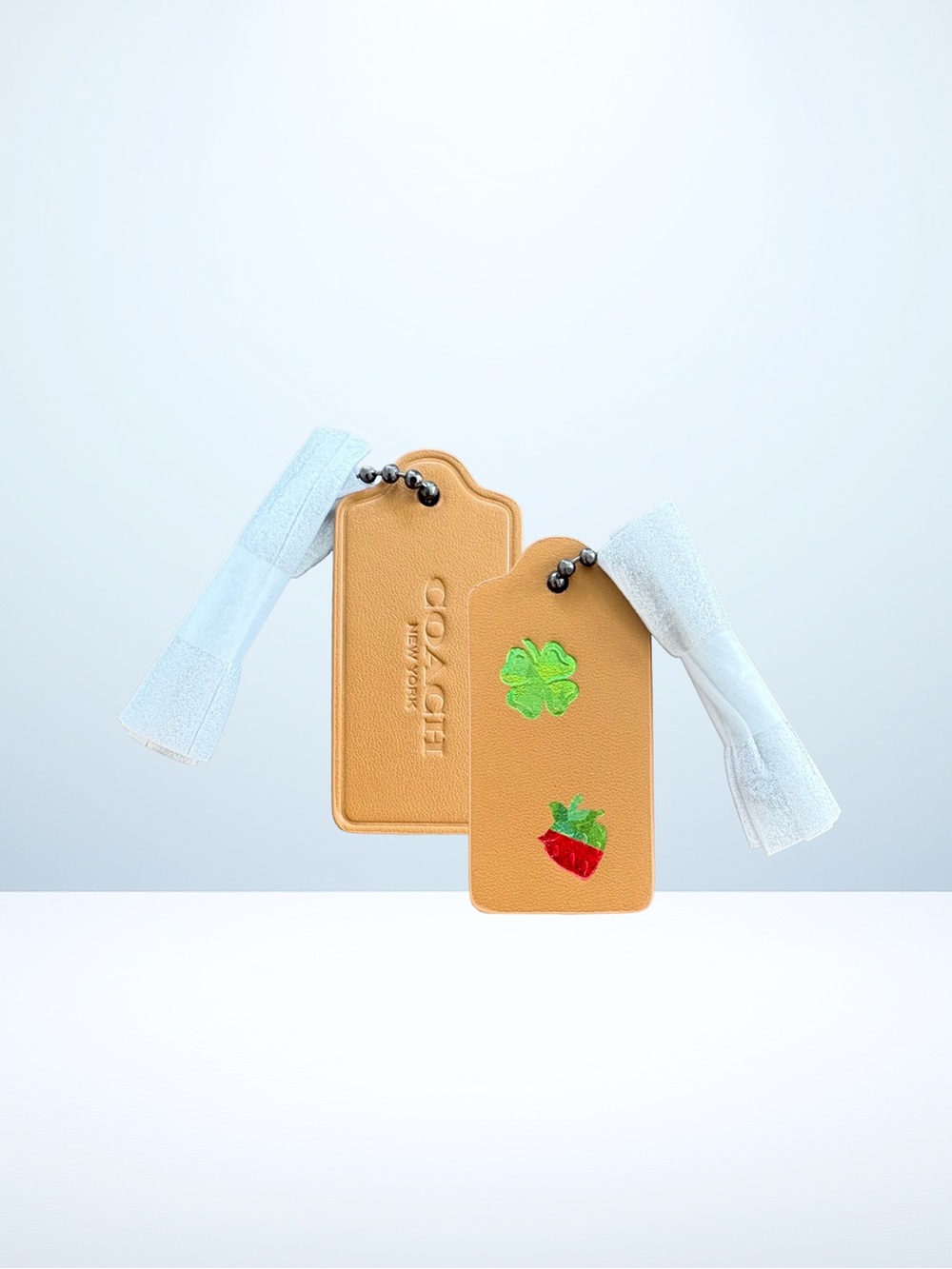 Coach Custom Hang Tag Clover Clover Strawberry